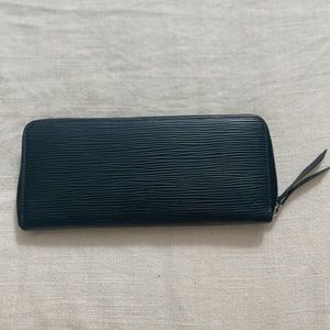 Louis Vuitton Wallet Gently Used